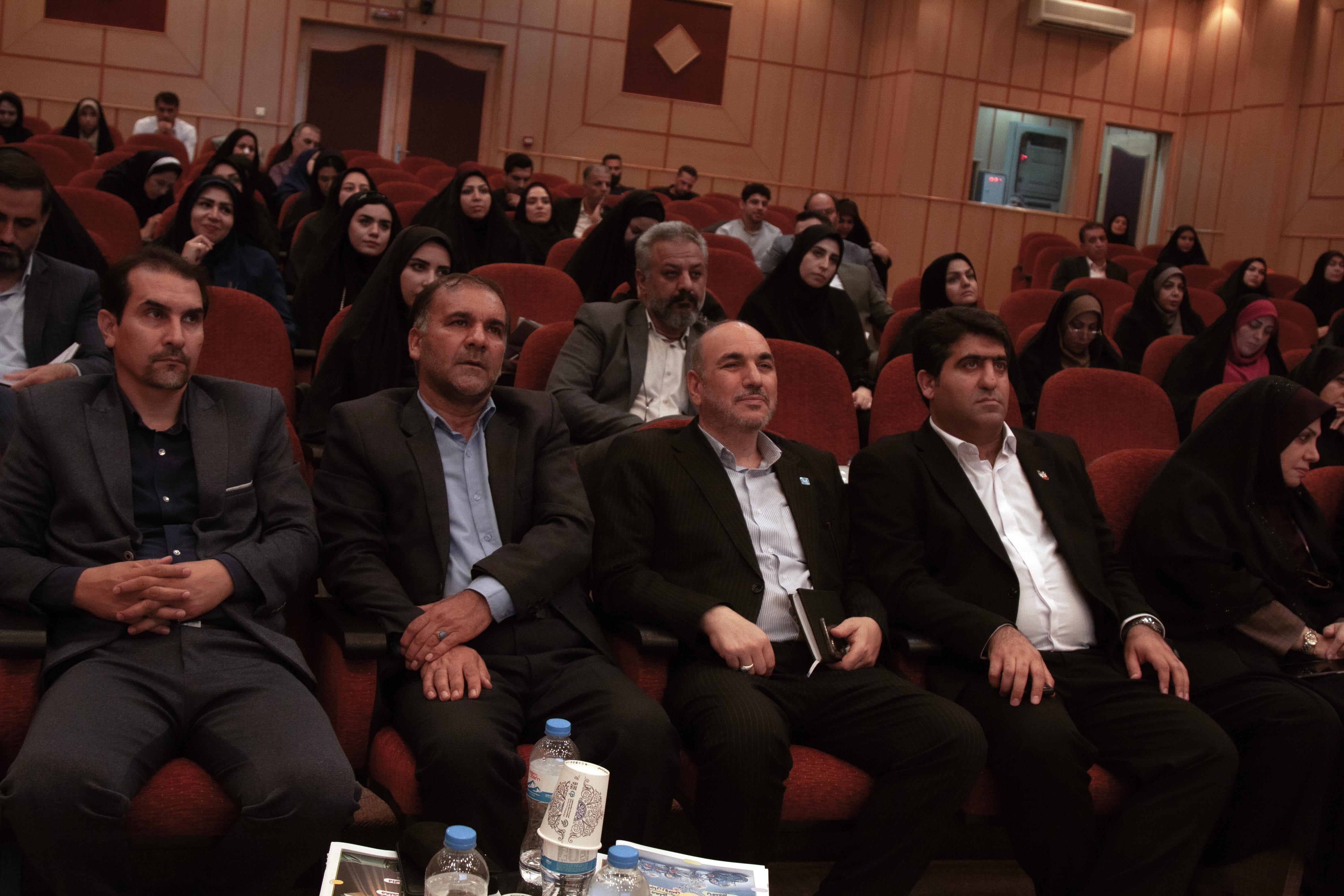 بیست‌وسومین نشست معاونان آموزش ابتدایی و نمایندگان مجلات رشد شهرستان‌های استان تهران در شرکت افست؛ ۱ شهریور ۱۴۰۵